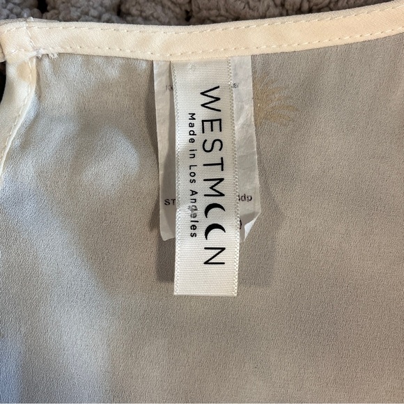 WESTMOON Cream Ruffled Cap Sleeve Blouse Size Medium - Picture 10 of 11